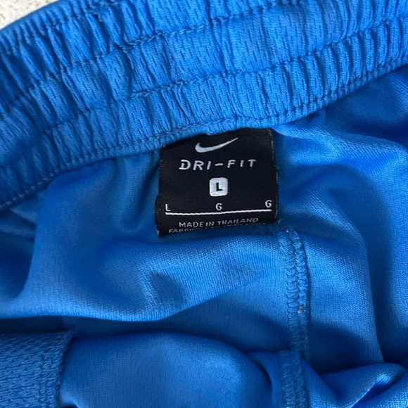 Nike Boys’ Athletic Shorts | Size L | Blue Color Block Plaid Vibe - Picture 4 of 7